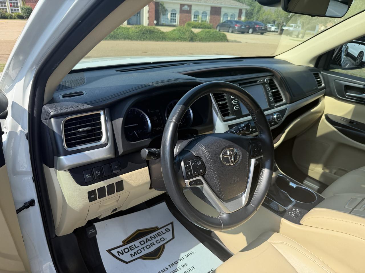 Toyota Highlander XLE FWD V6 2019