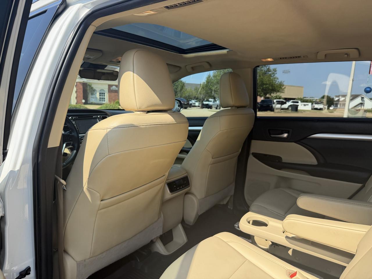 Toyota Highlander XLE FWD V6 2019
