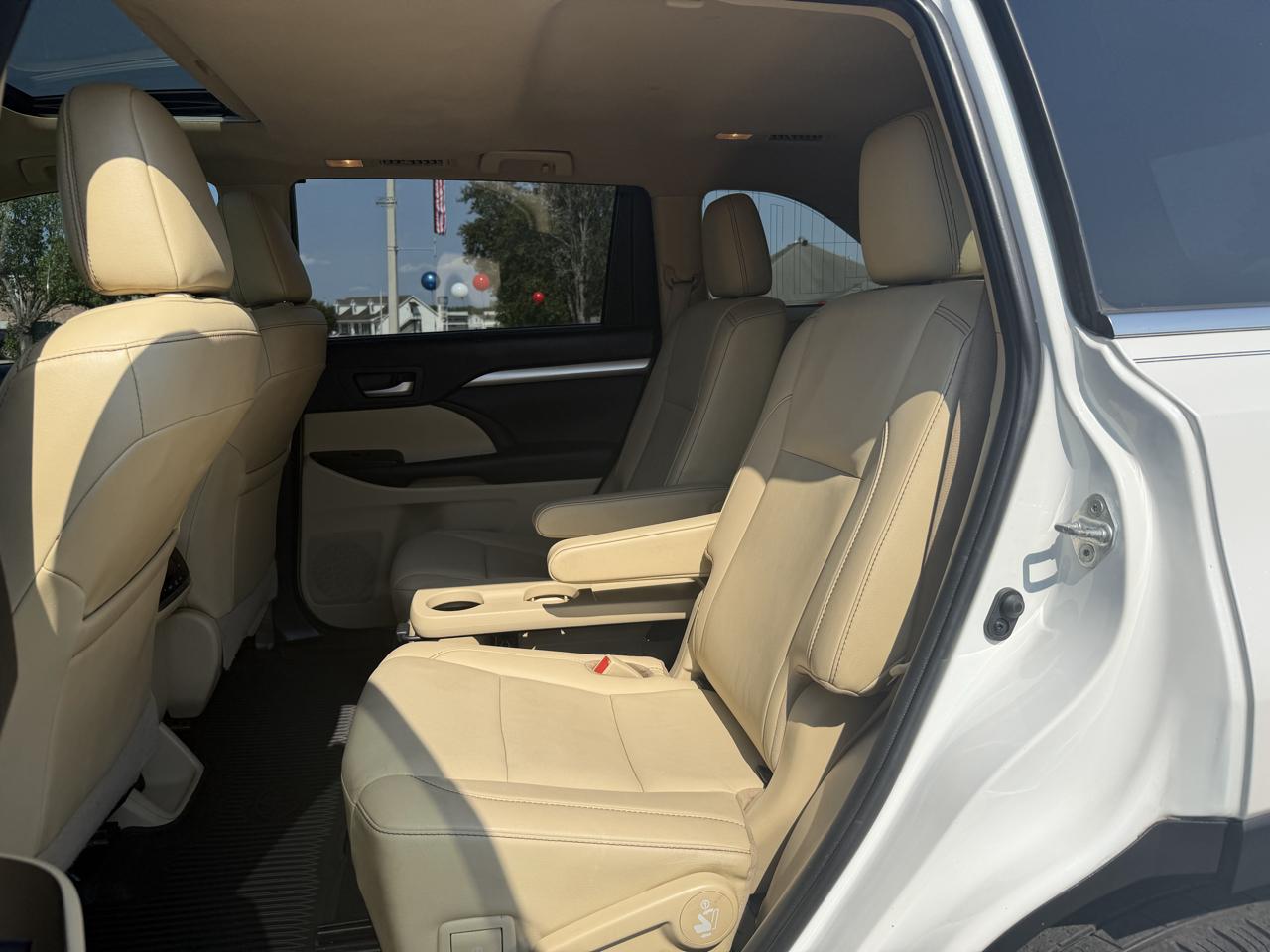 Toyota Highlander XLE FWD V6 2019