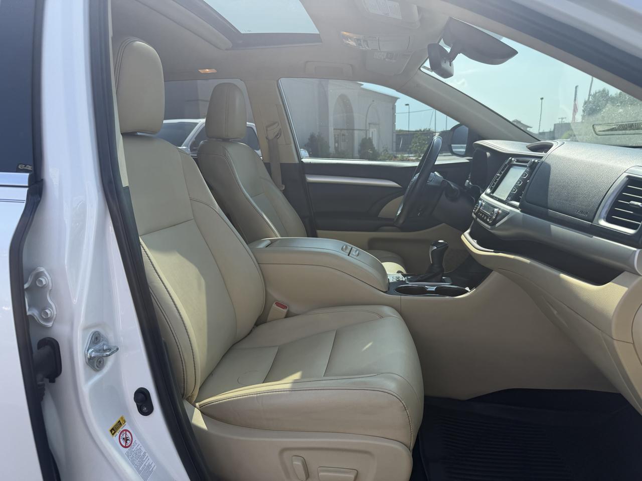 Toyota Highlander XLE FWD V6 2019