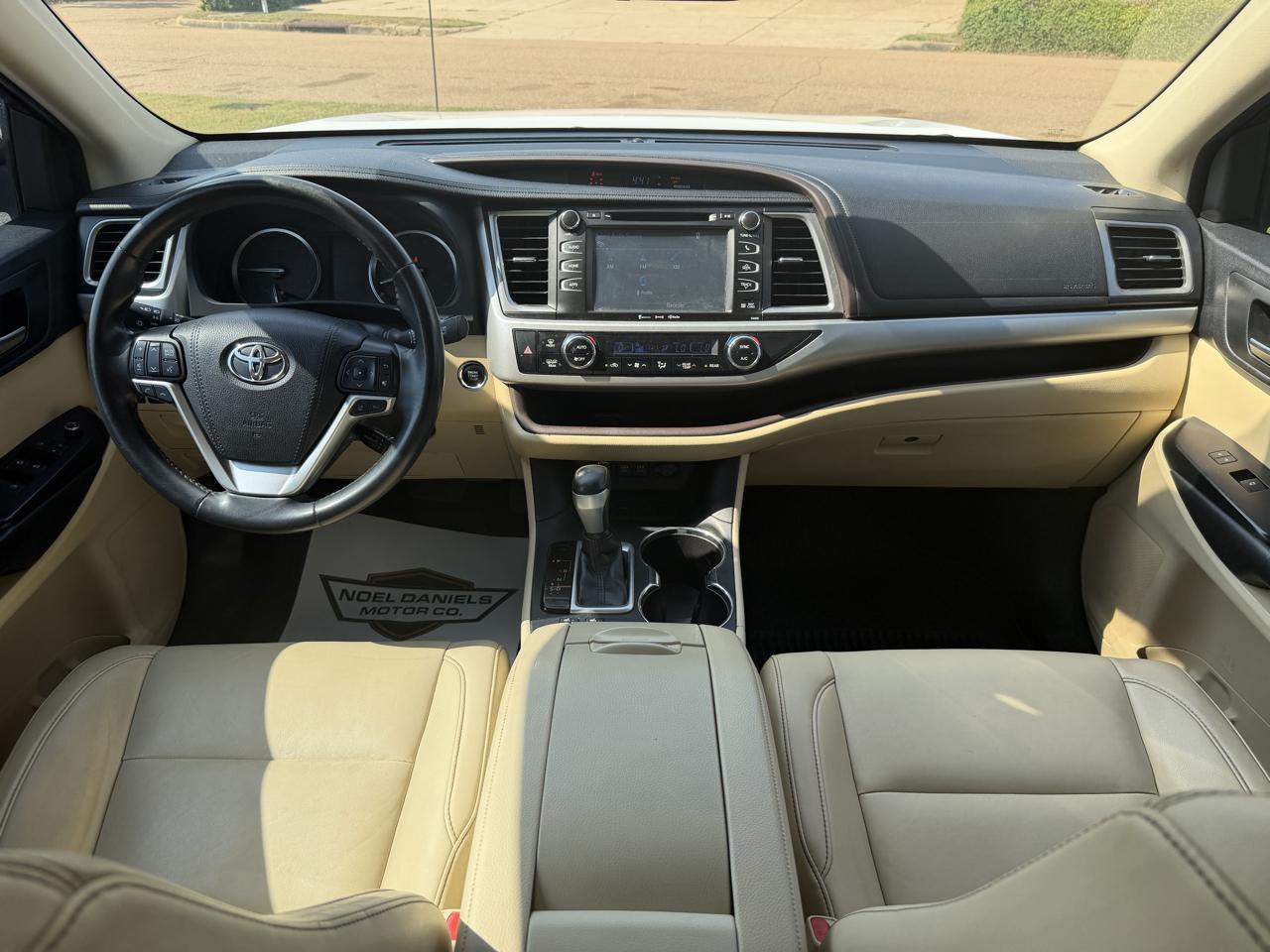 Toyota Highlander XLE FWD V6 2019
