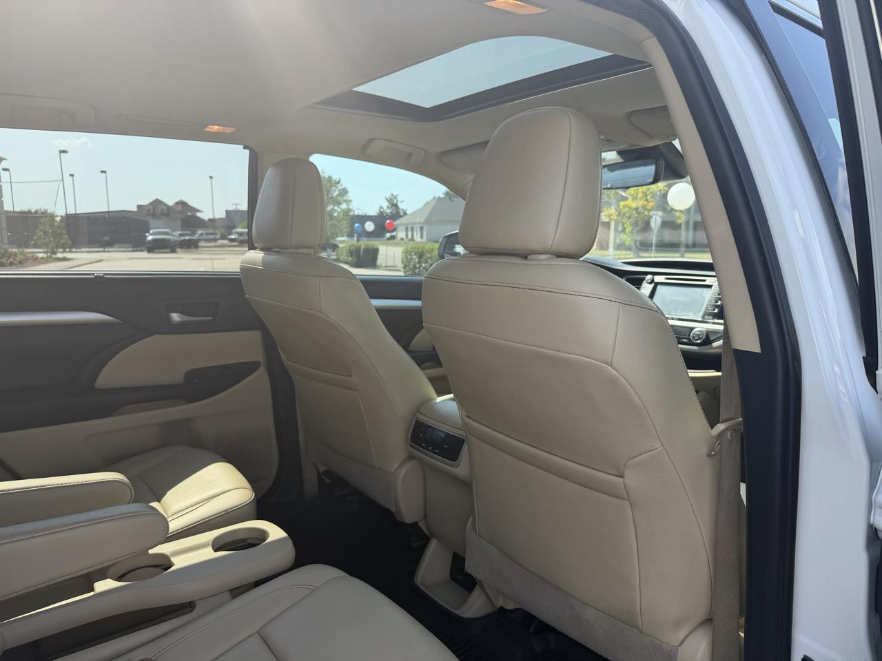 Toyota Highlander XLE FWD V6 2019