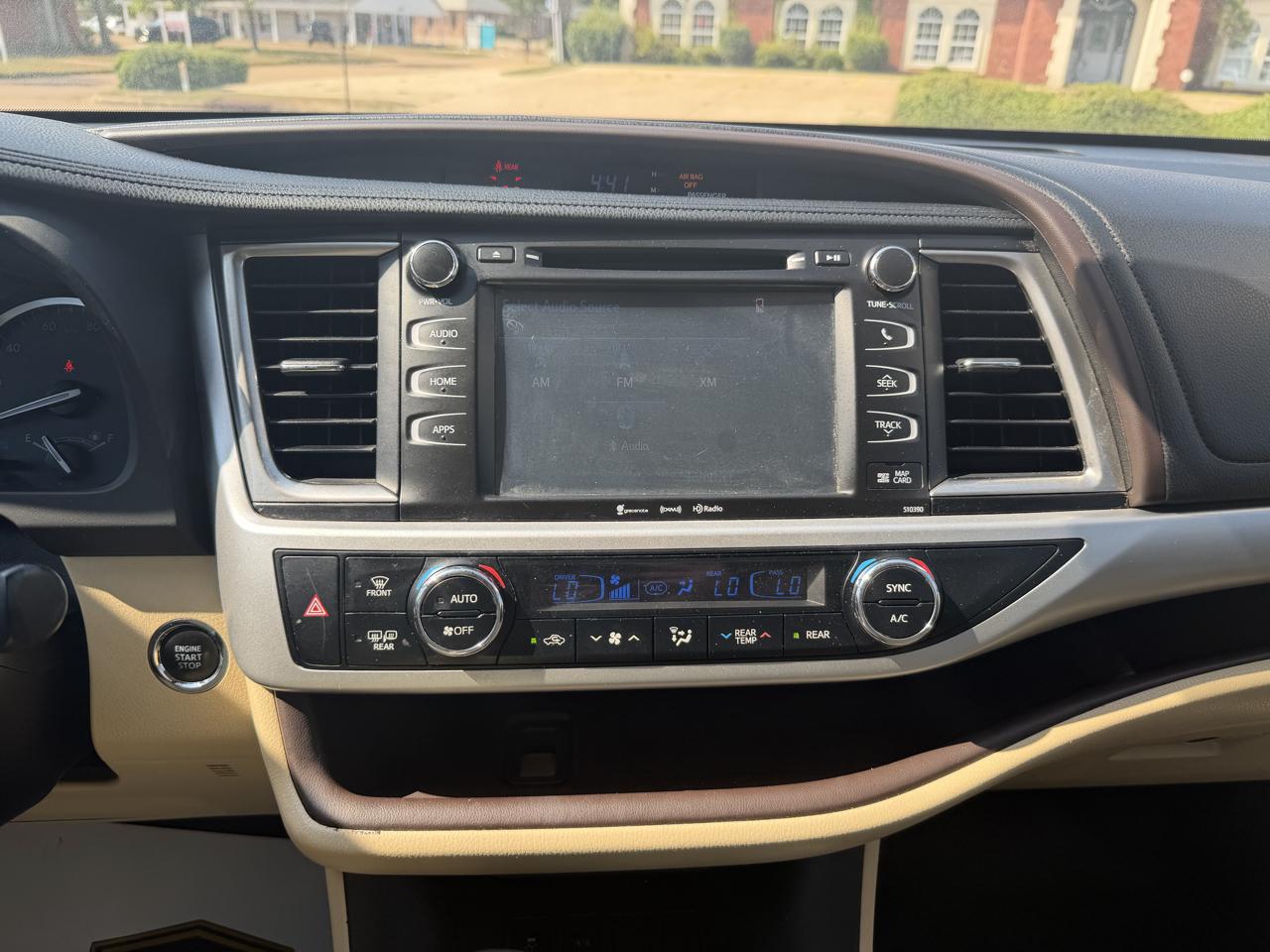 Toyota Highlander XLE FWD V6 2019