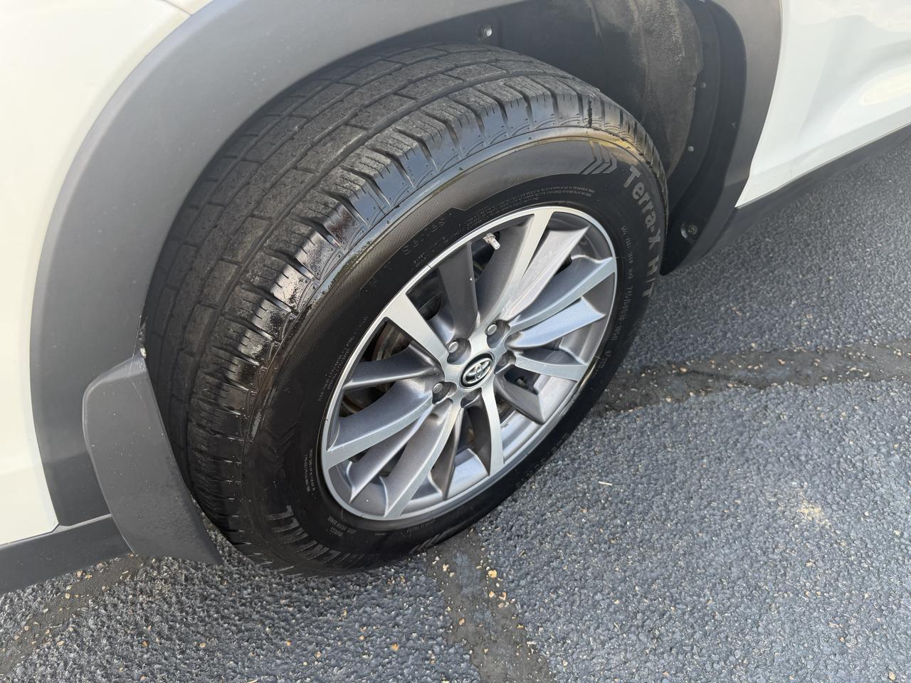 Toyota Highlander XLE FWD V6 2019