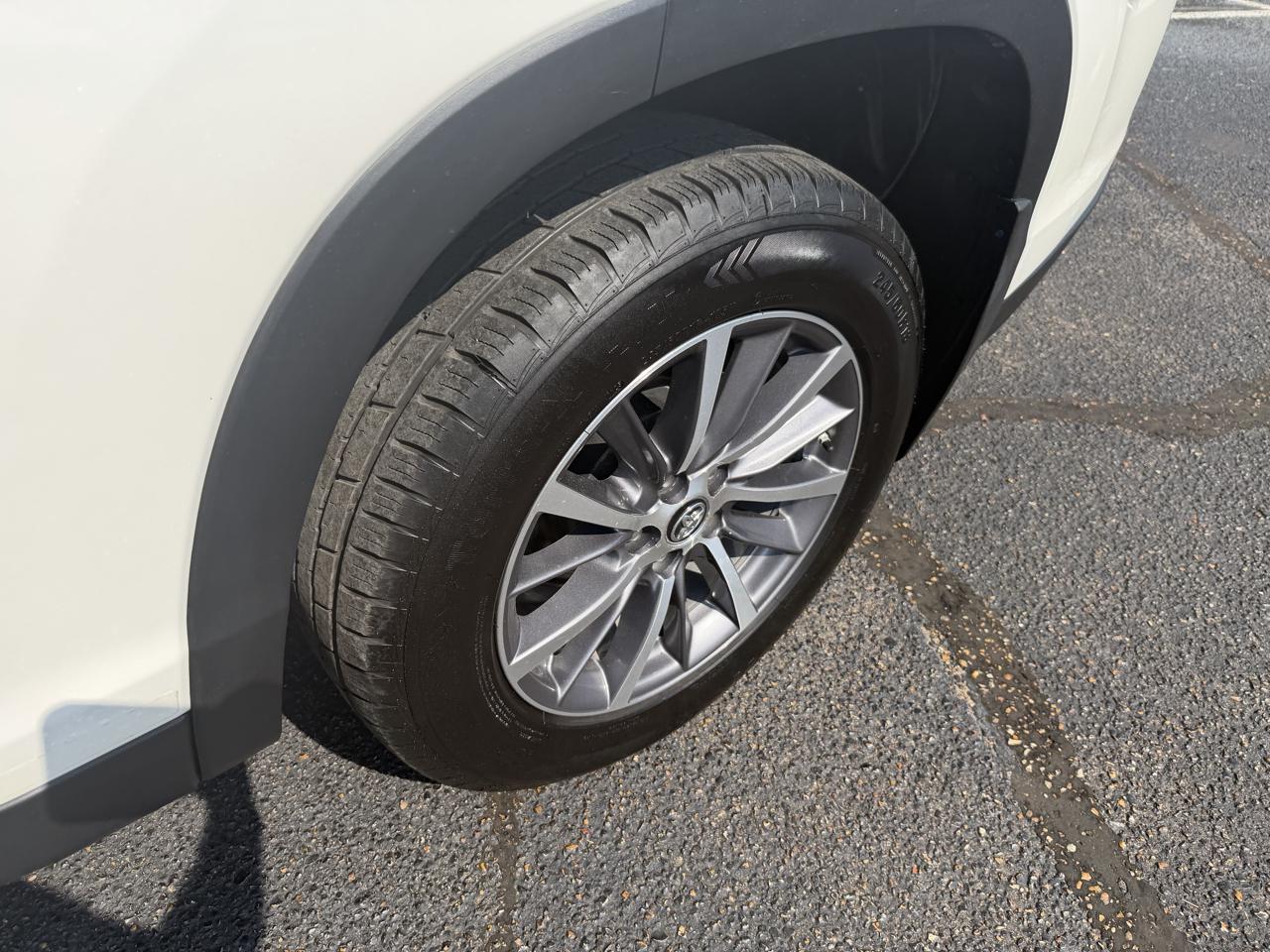 Toyota Highlander XLE FWD V6 2019
