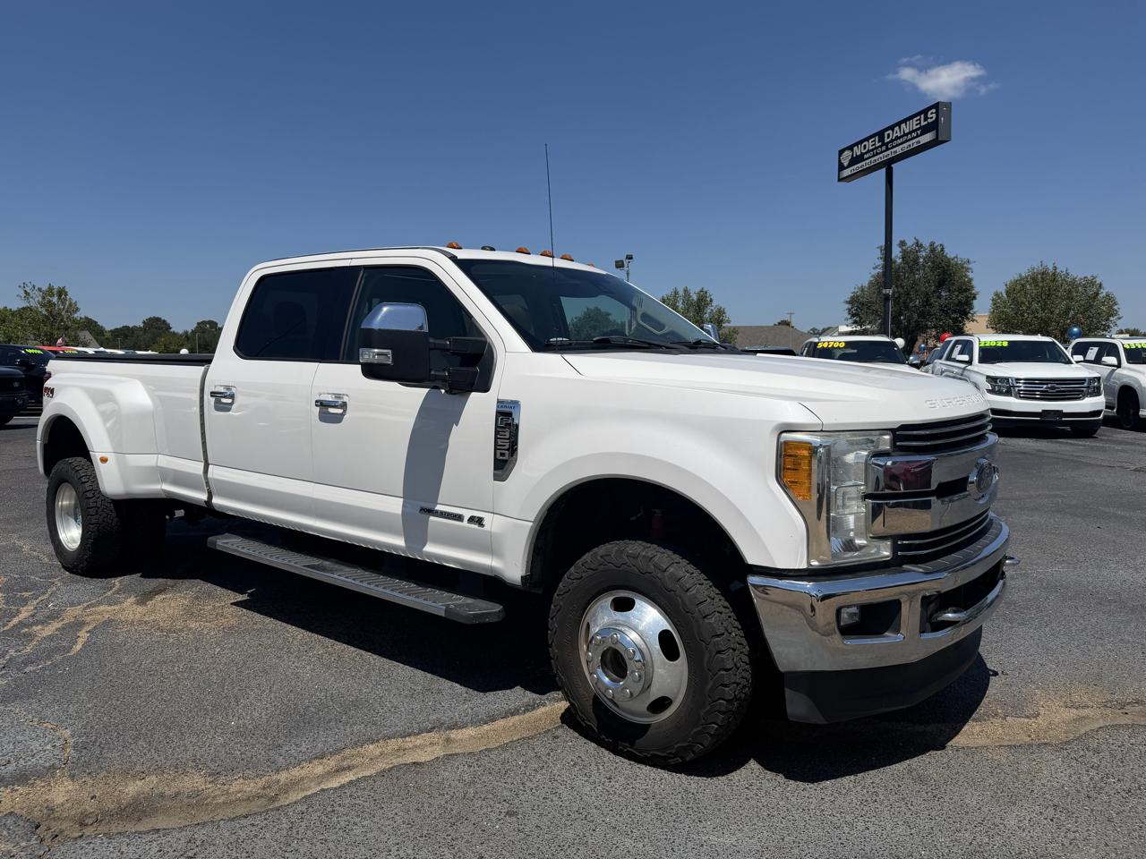 Ford F-350 SD Lariat Crew Cab Long Bed DRW 4WD 2017