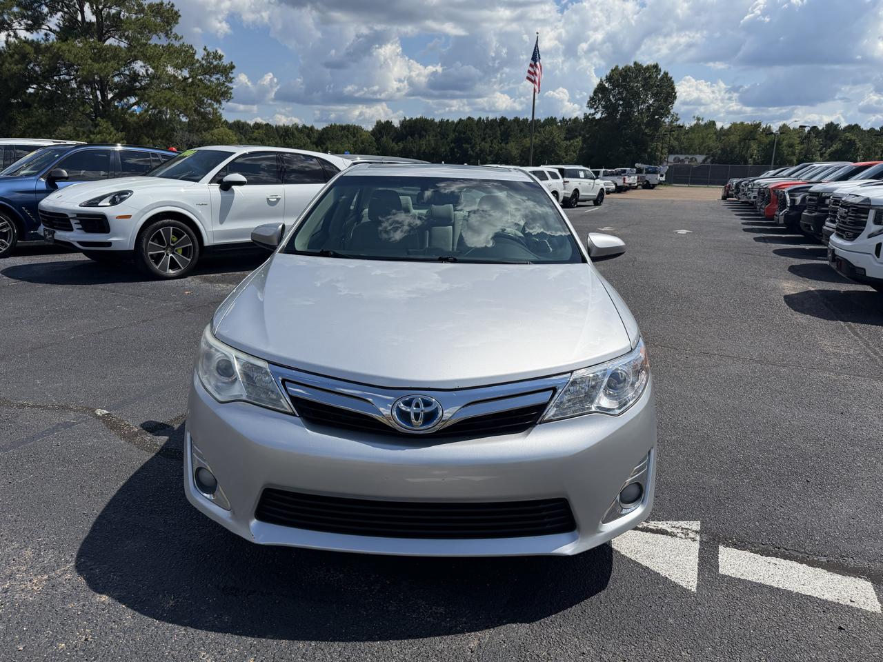 Toyota Camry Hybrid  2012