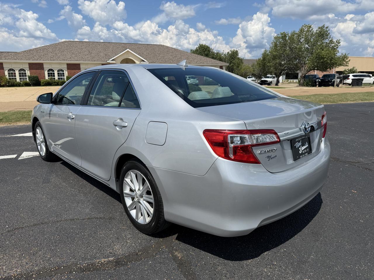 Toyota Camry Hybrid  2012