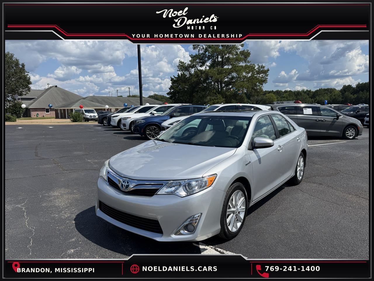 Toyota Camry Hybrid  2012