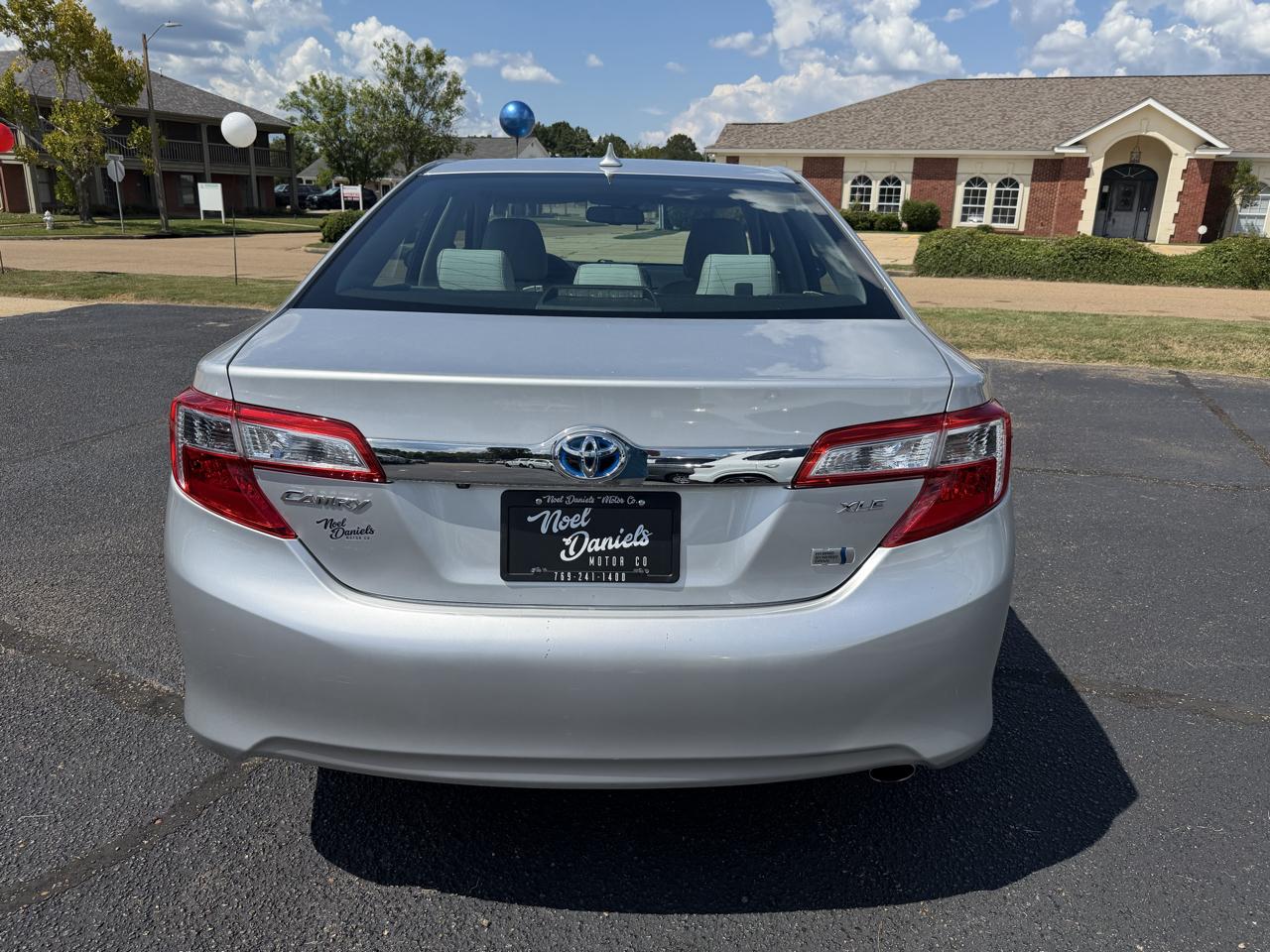 Toyota Camry Hybrid  2012