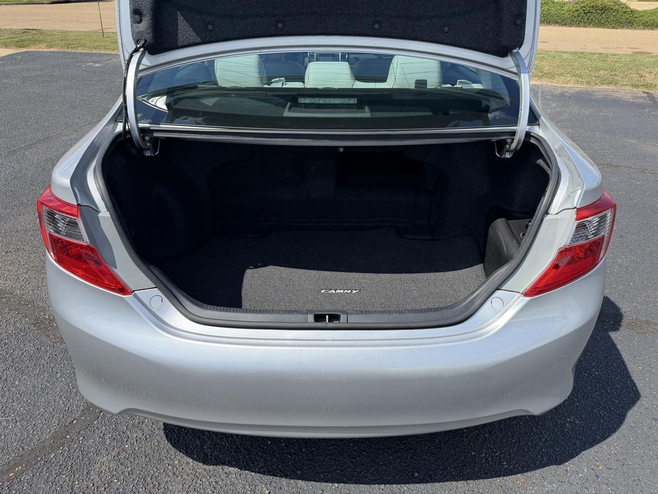 Toyota Camry Hybrid  2012