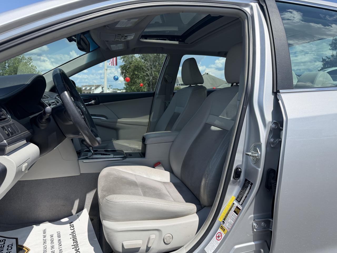 Toyota Camry Hybrid  2012