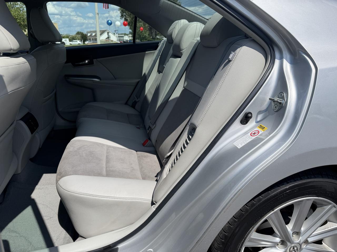 Toyota Camry Hybrid  2012