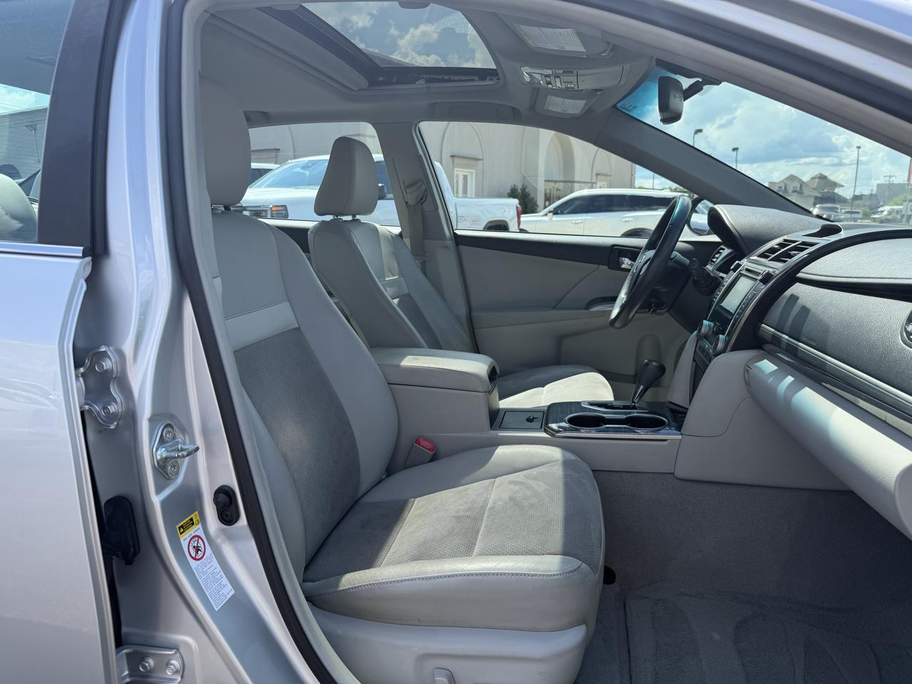 Toyota Camry Hybrid  2012