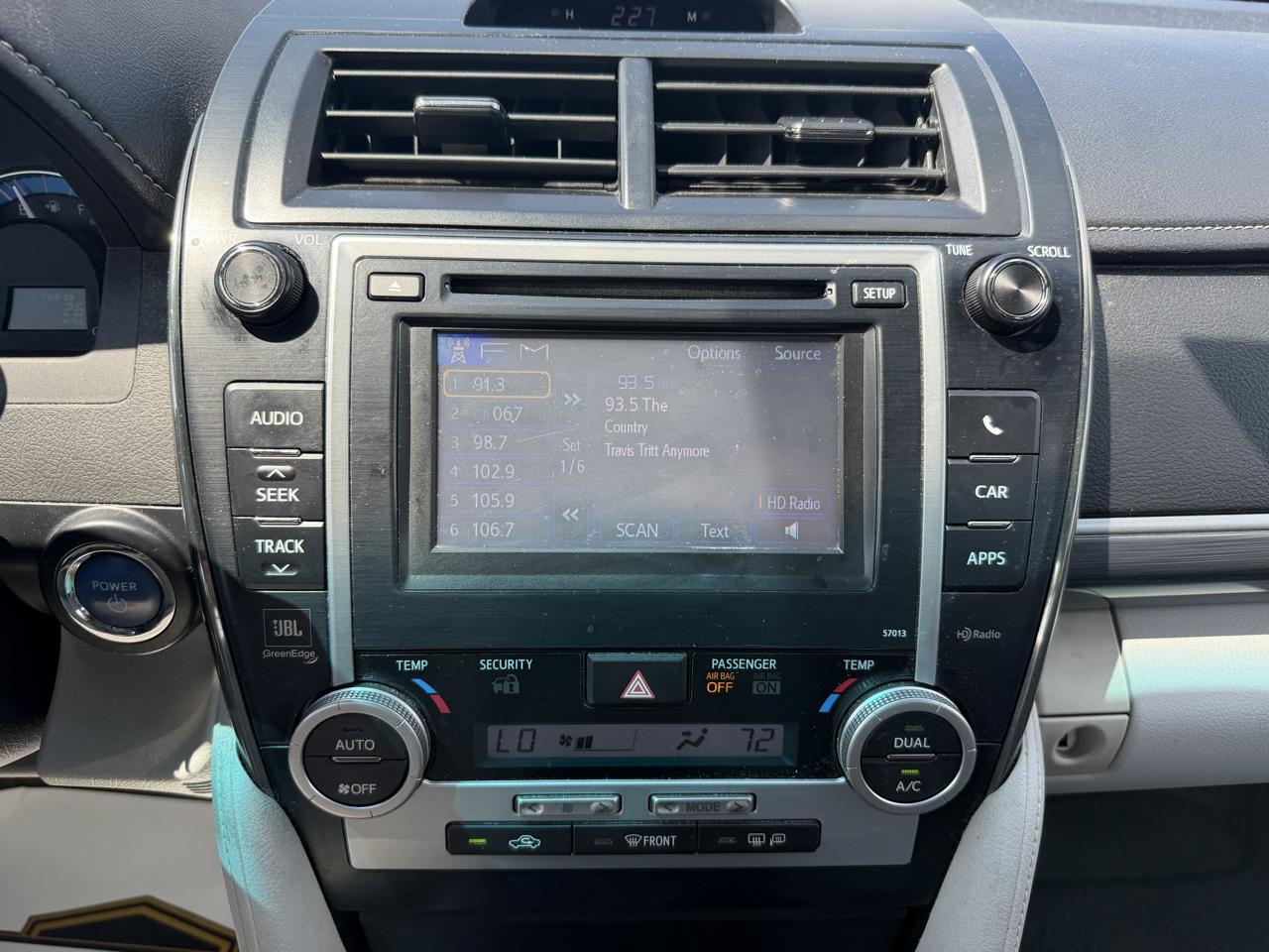 Toyota Camry Hybrid  2012