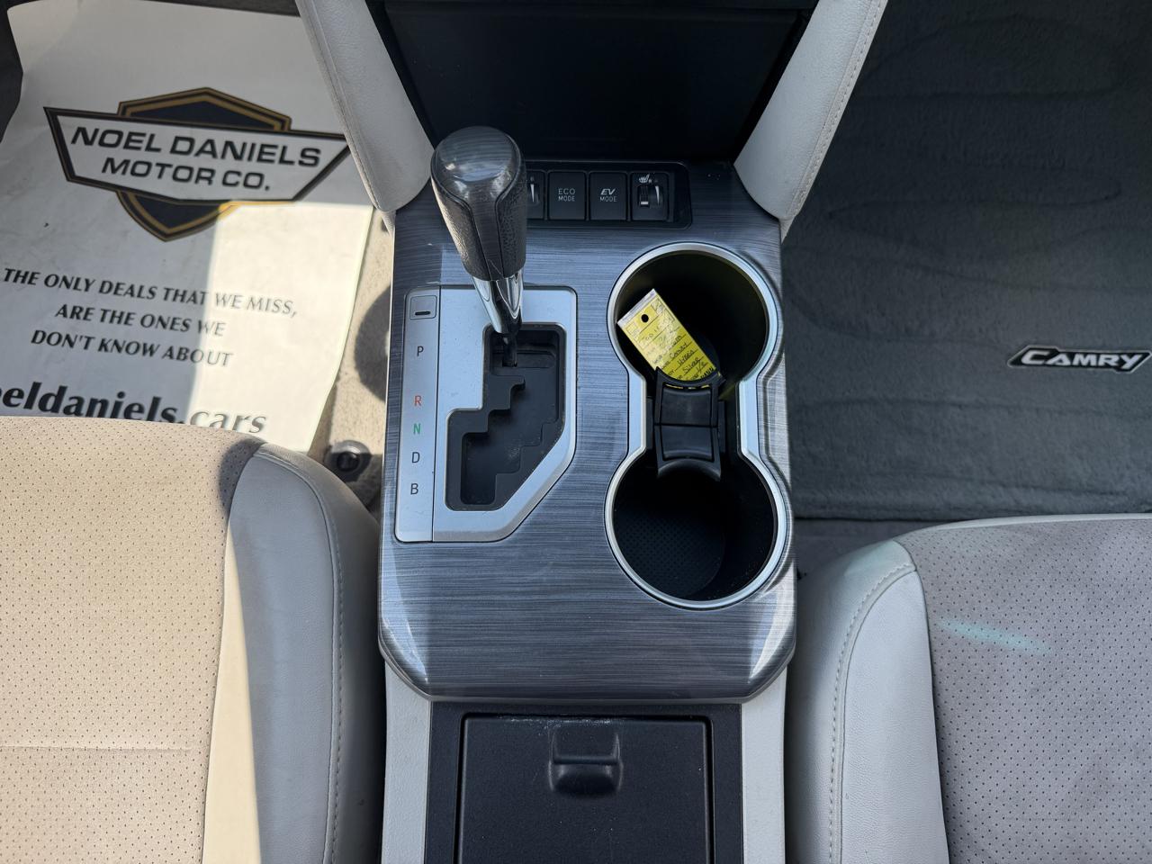 Toyota Camry Hybrid  2012