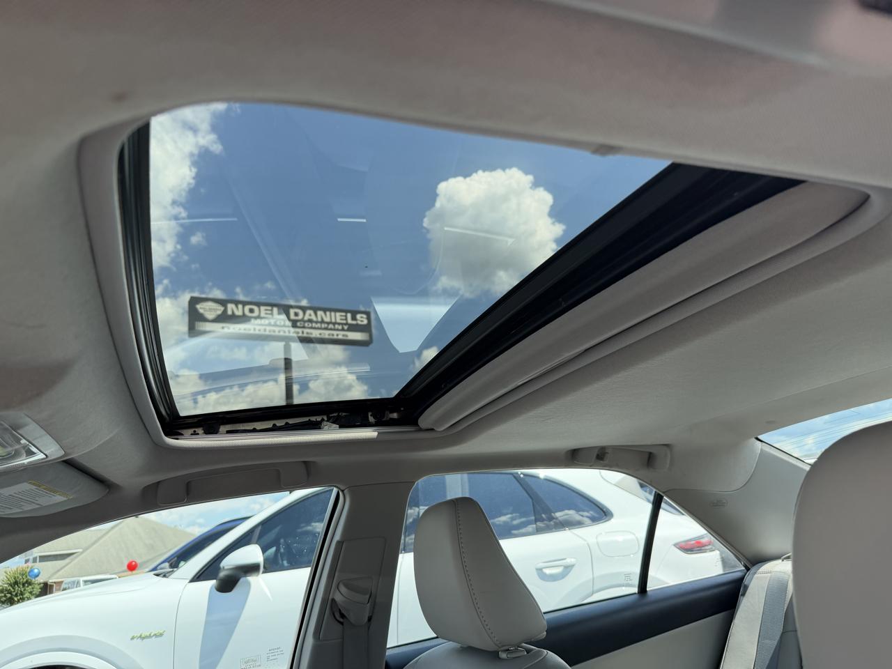 Toyota Camry Hybrid  2012