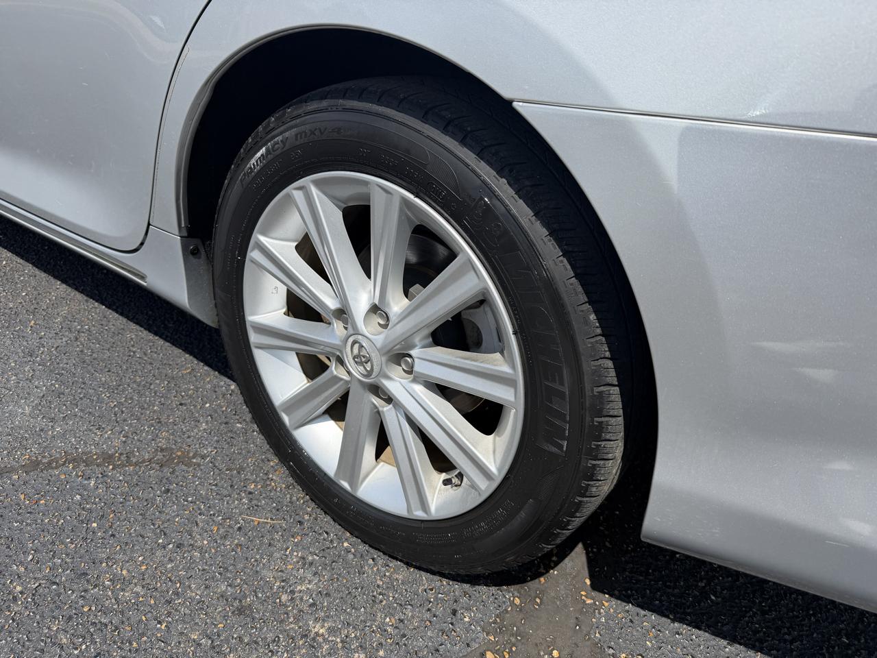 Toyota Camry Hybrid  2012