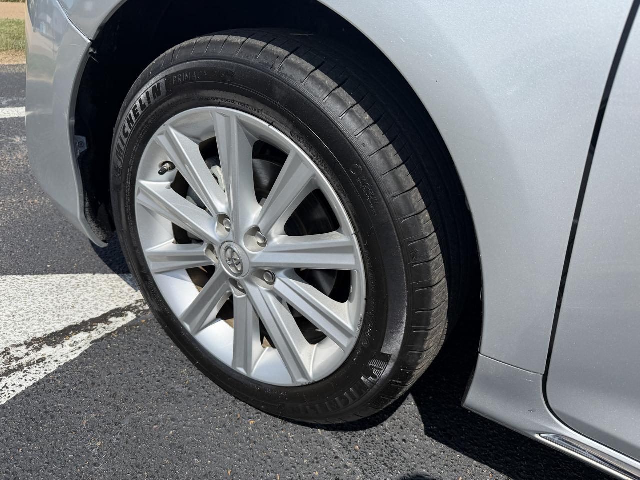 Toyota Camry Hybrid  2012