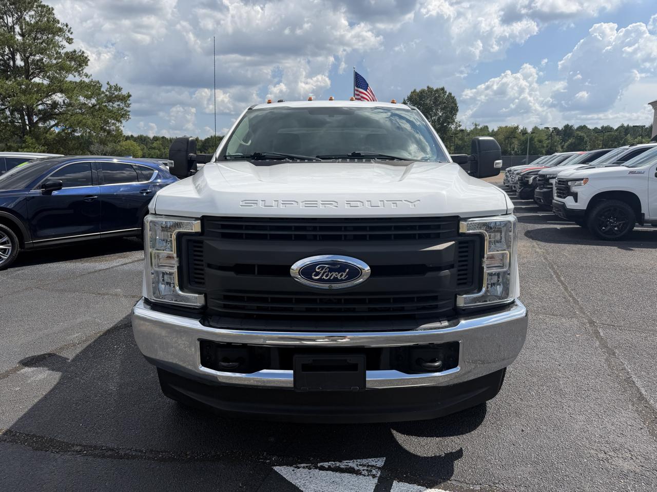 Ford F-350 SD XL SuperCab Long Bed DRW 4WD 2018