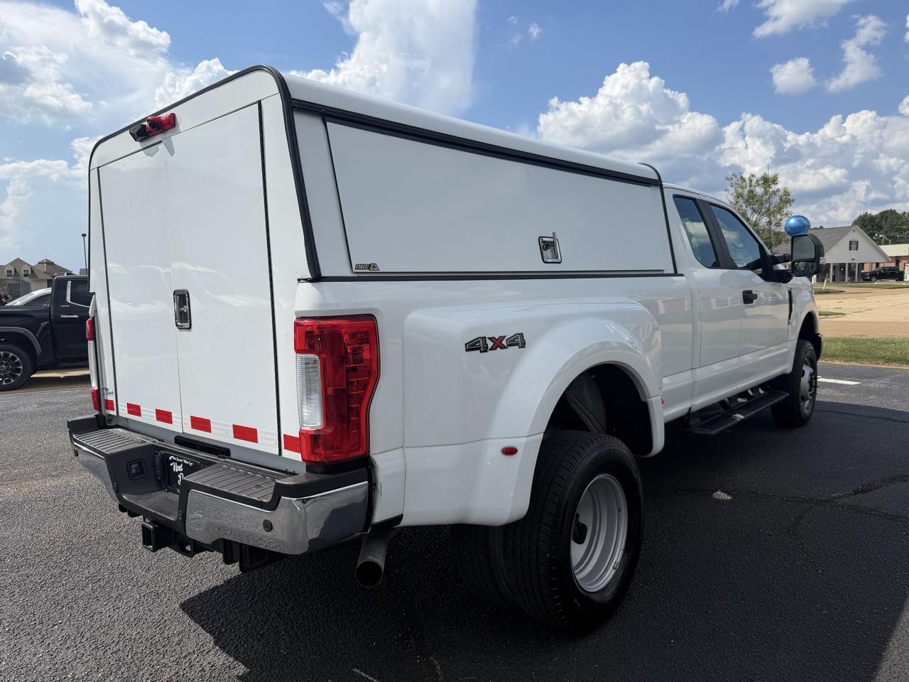 Ford F-350 SD XL SuperCab Long Bed DRW 4WD 2018