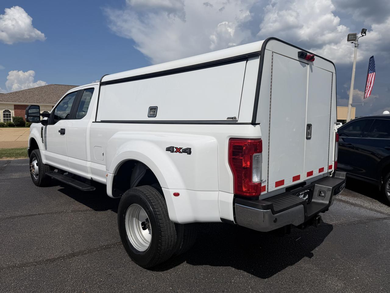 Ford F-350 SD XL SuperCab Long Bed DRW 4WD 2018