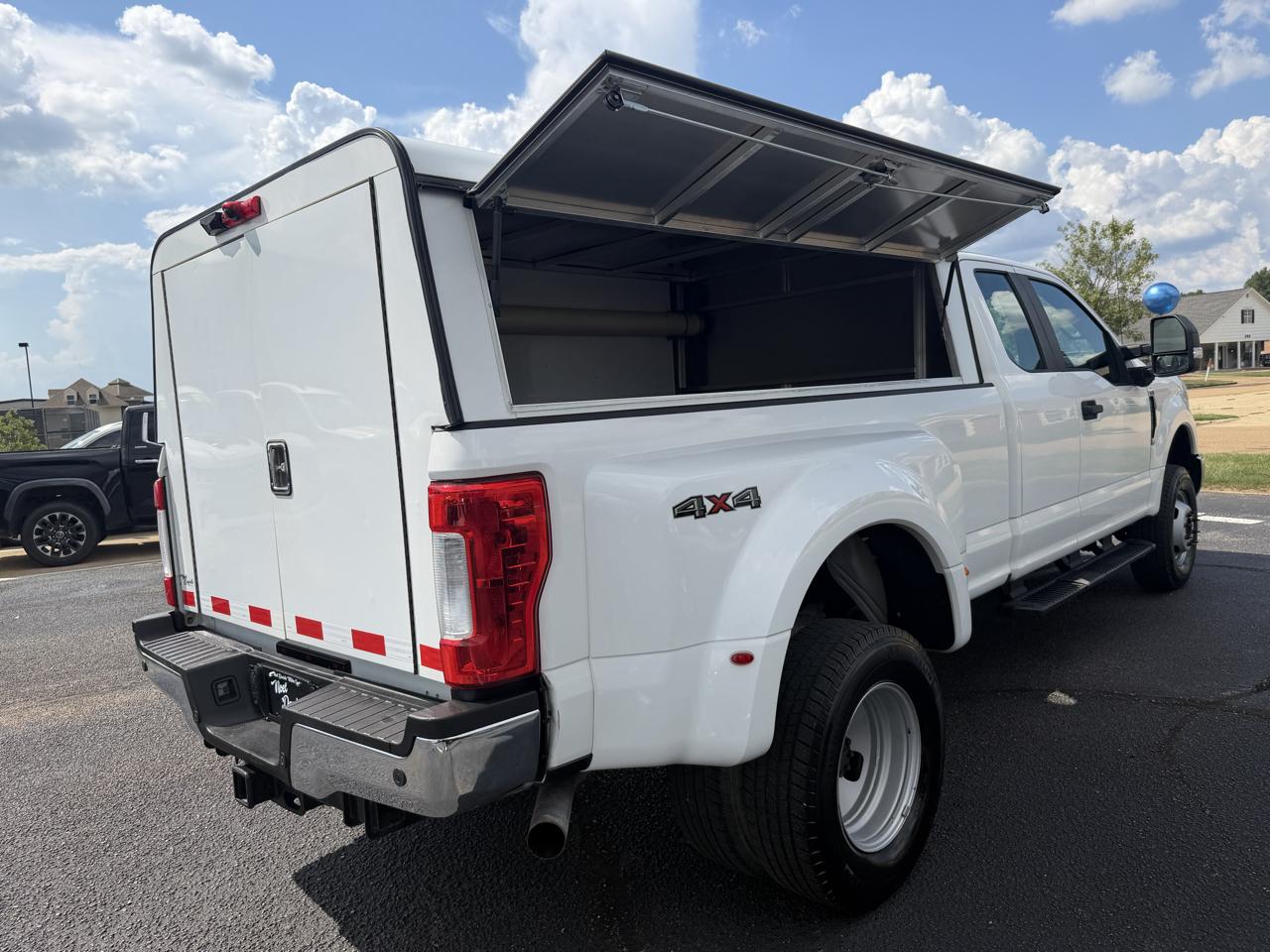 Ford F-350 SD XL SuperCab Long Bed DRW 4WD 2018