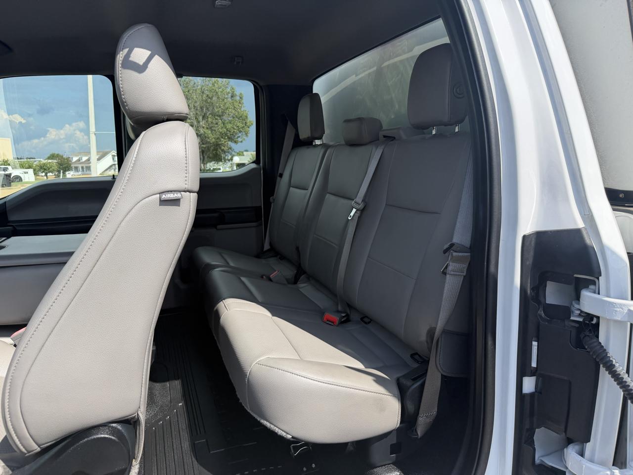 Ford F-350 SD XL SuperCab Long Bed DRW 4WD 2018