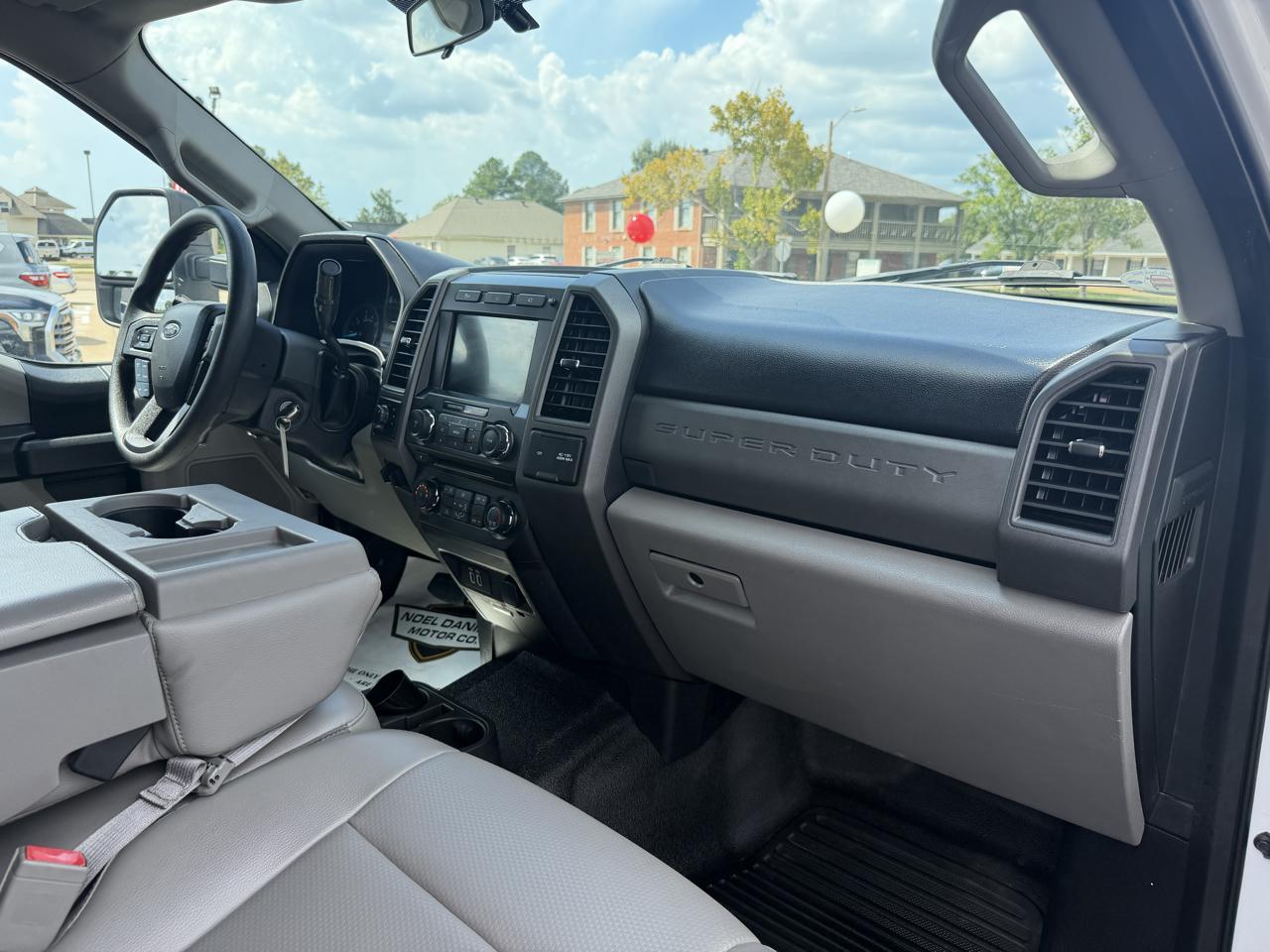 Ford F-350 SD XL SuperCab Long Bed DRW 4WD 2018