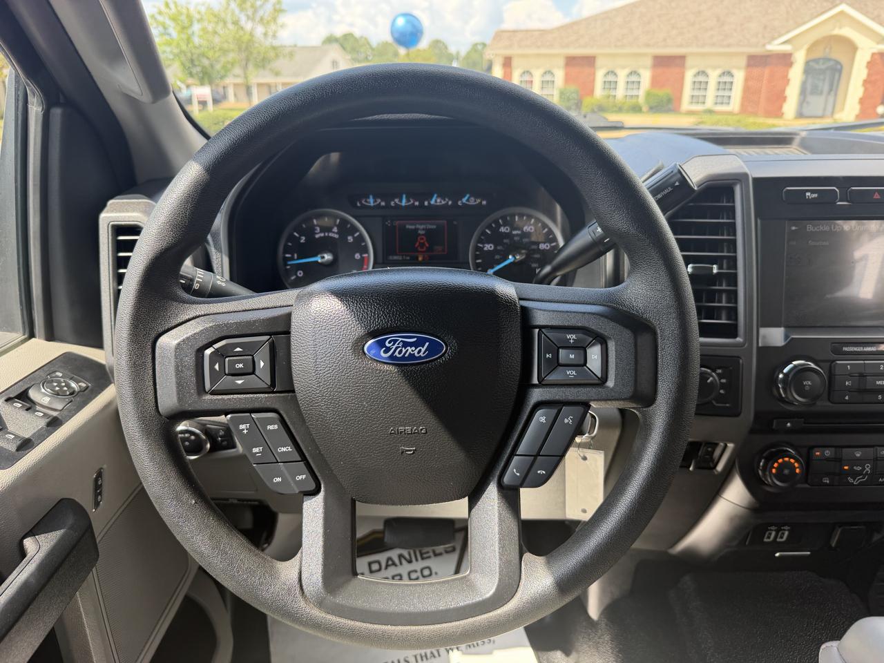 Ford F-350 SD XL SuperCab Long Bed DRW 4WD 2018