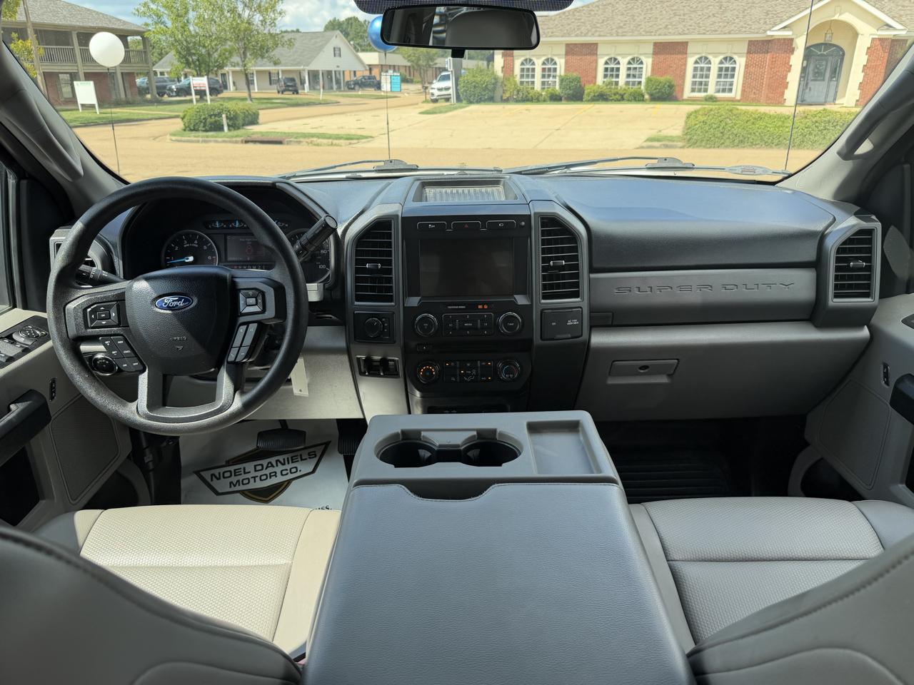 Ford F-350 SD XL SuperCab Long Bed DRW 4WD 2018