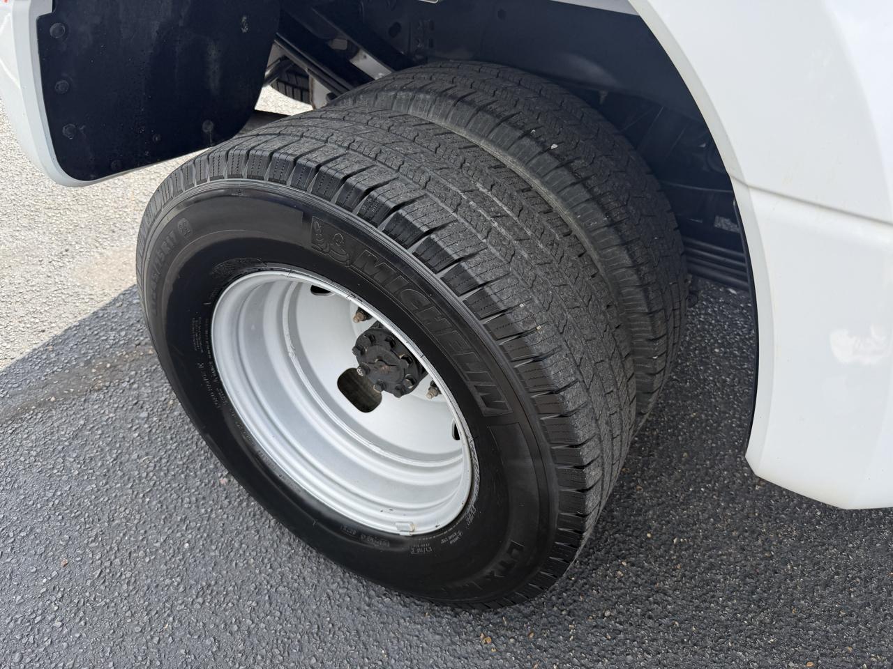 Ford F-350 SD XL SuperCab Long Bed DRW 4WD 2018