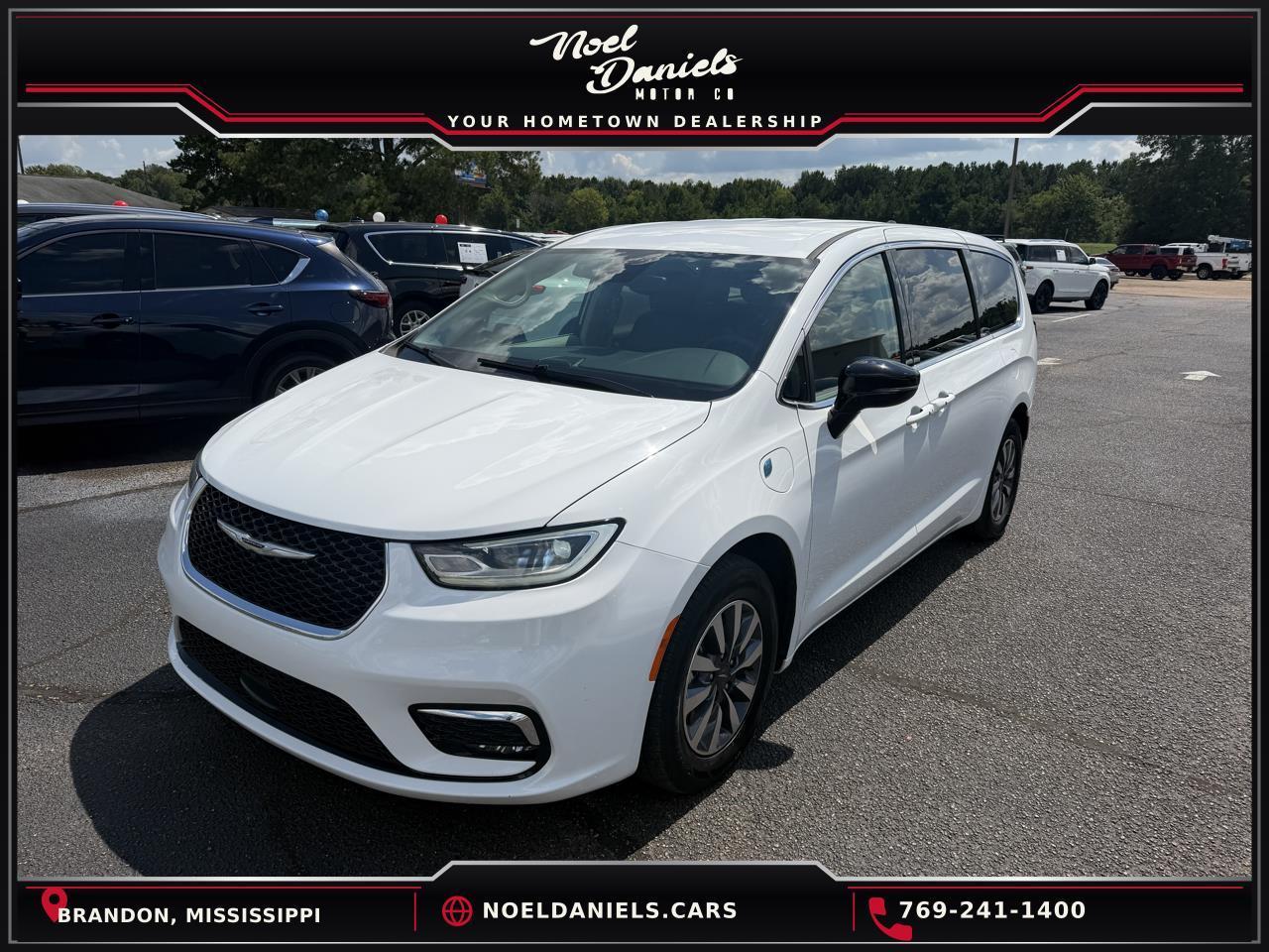 2024 Chrysler Pacifica Hybrid Select
