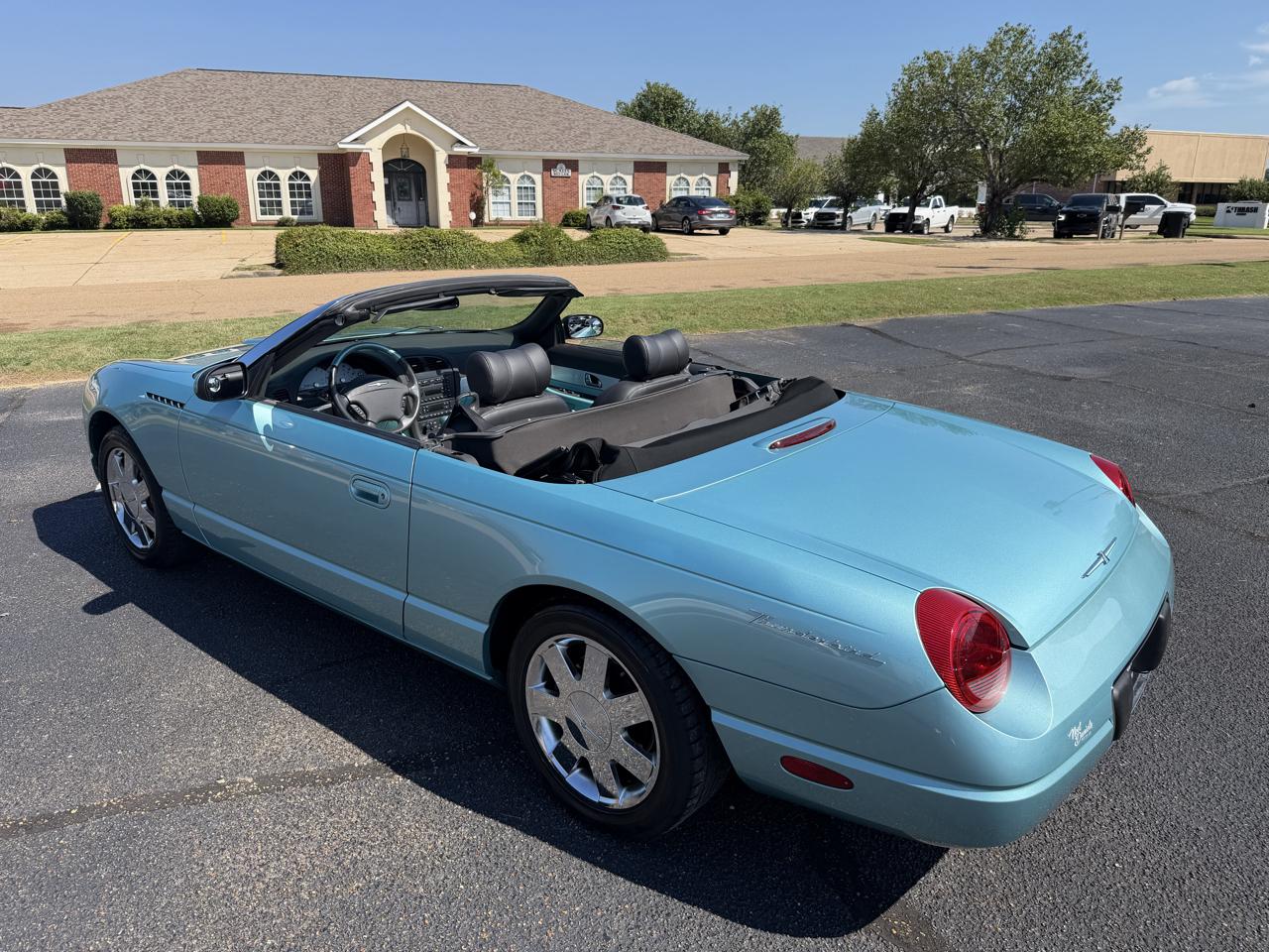 Ford Thunderbird  2002