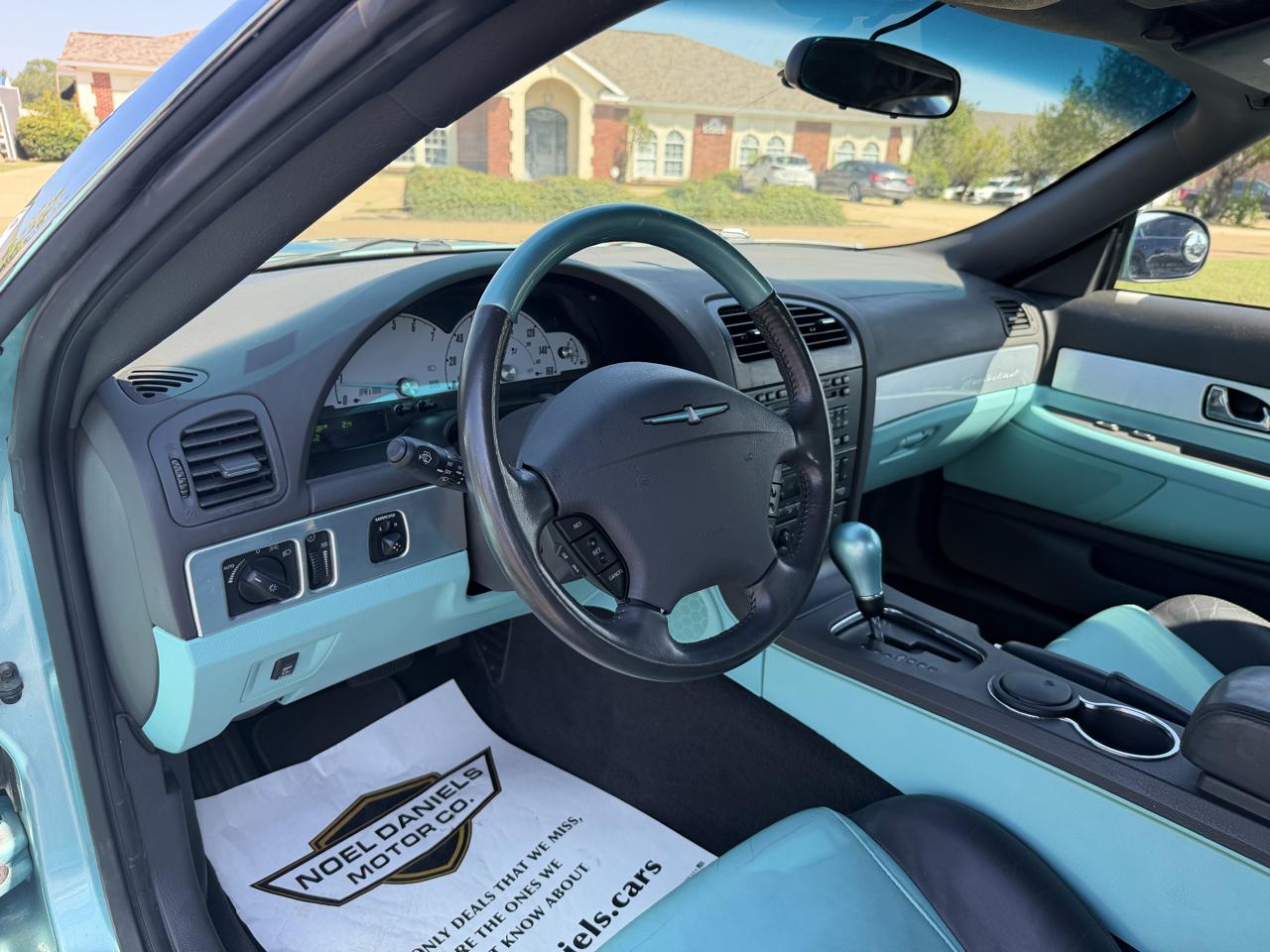 Ford Thunderbird  2002