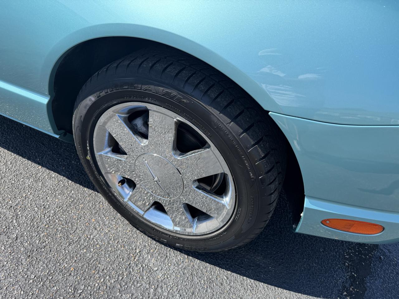 Ford Thunderbird  2002