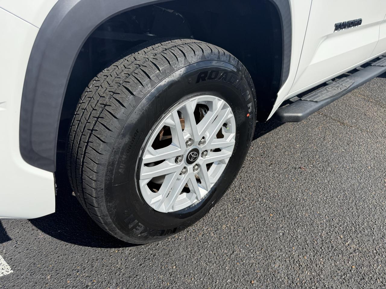 Toyota Tundra  2023