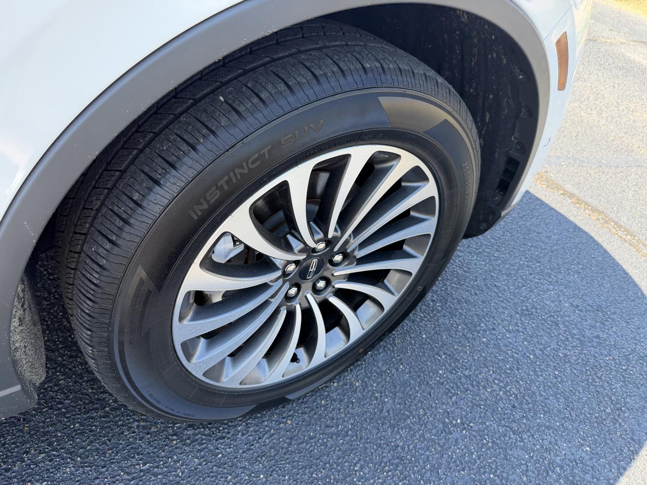 Lincoln Aviator  2020