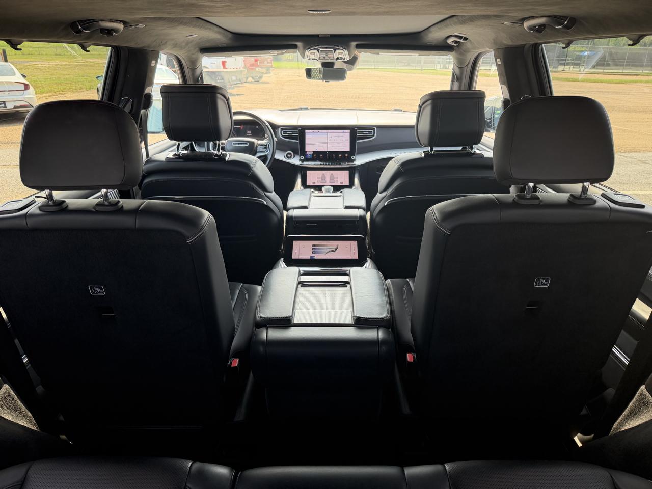 Jeep Grand Wagoneer  2023