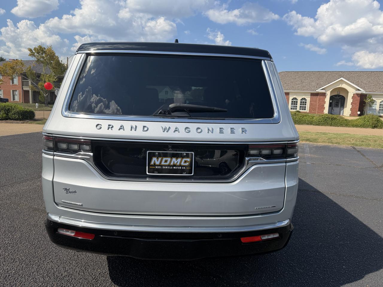 Jeep Grand Wagoneer  2023