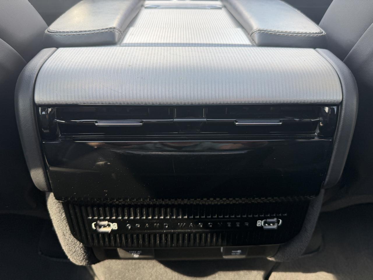 Jeep Grand Wagoneer  2023