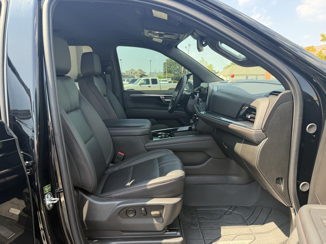 Chevrolet Suburban  2025