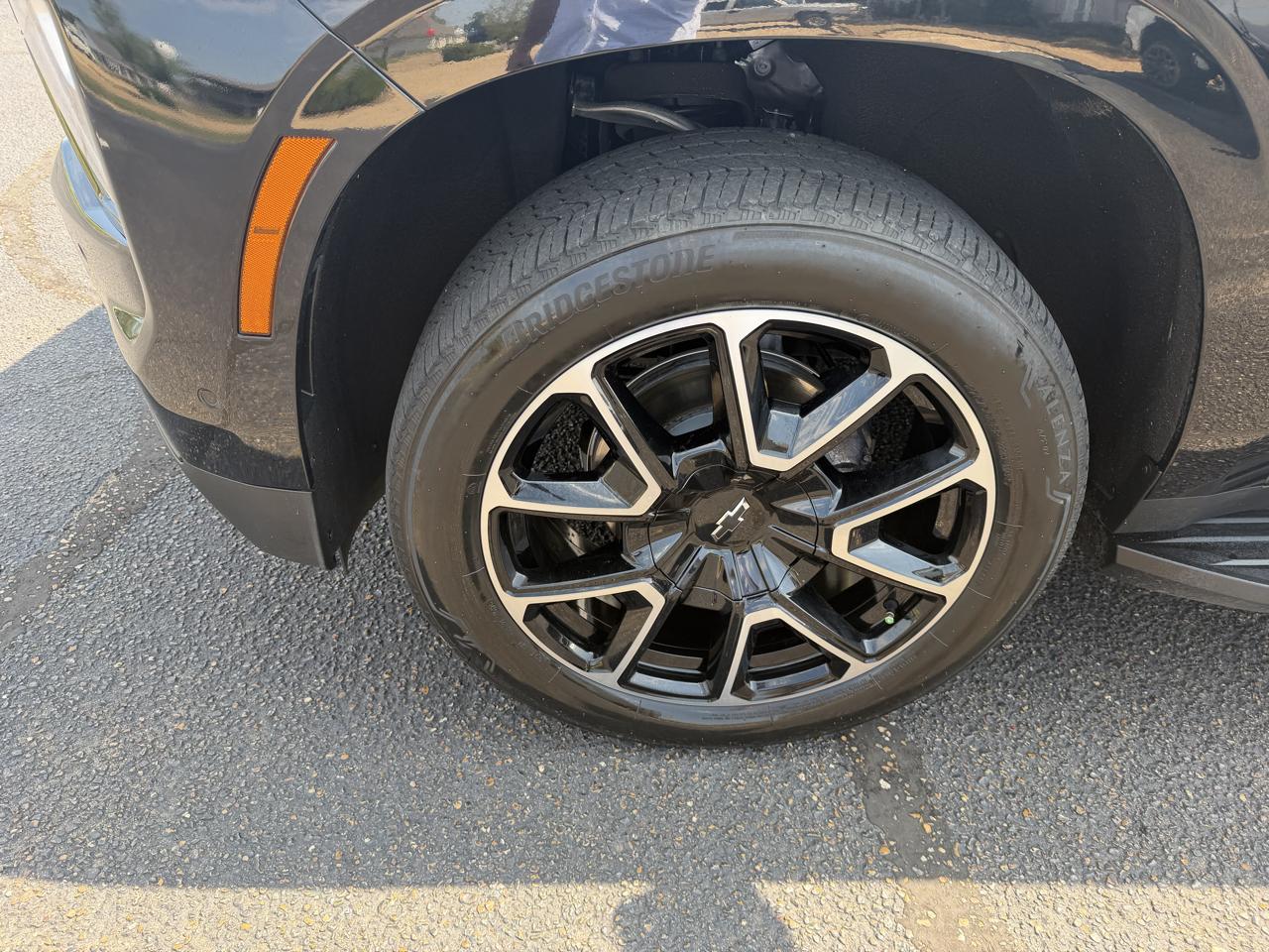 Chevrolet Suburban  2025
