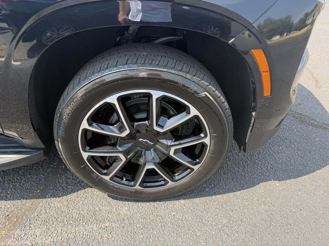 Chevrolet Suburban  2025