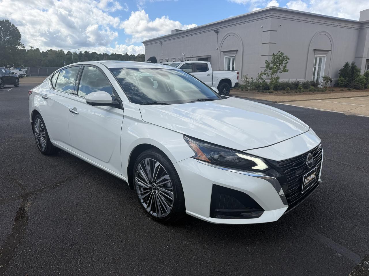 Nissan Altima  2023