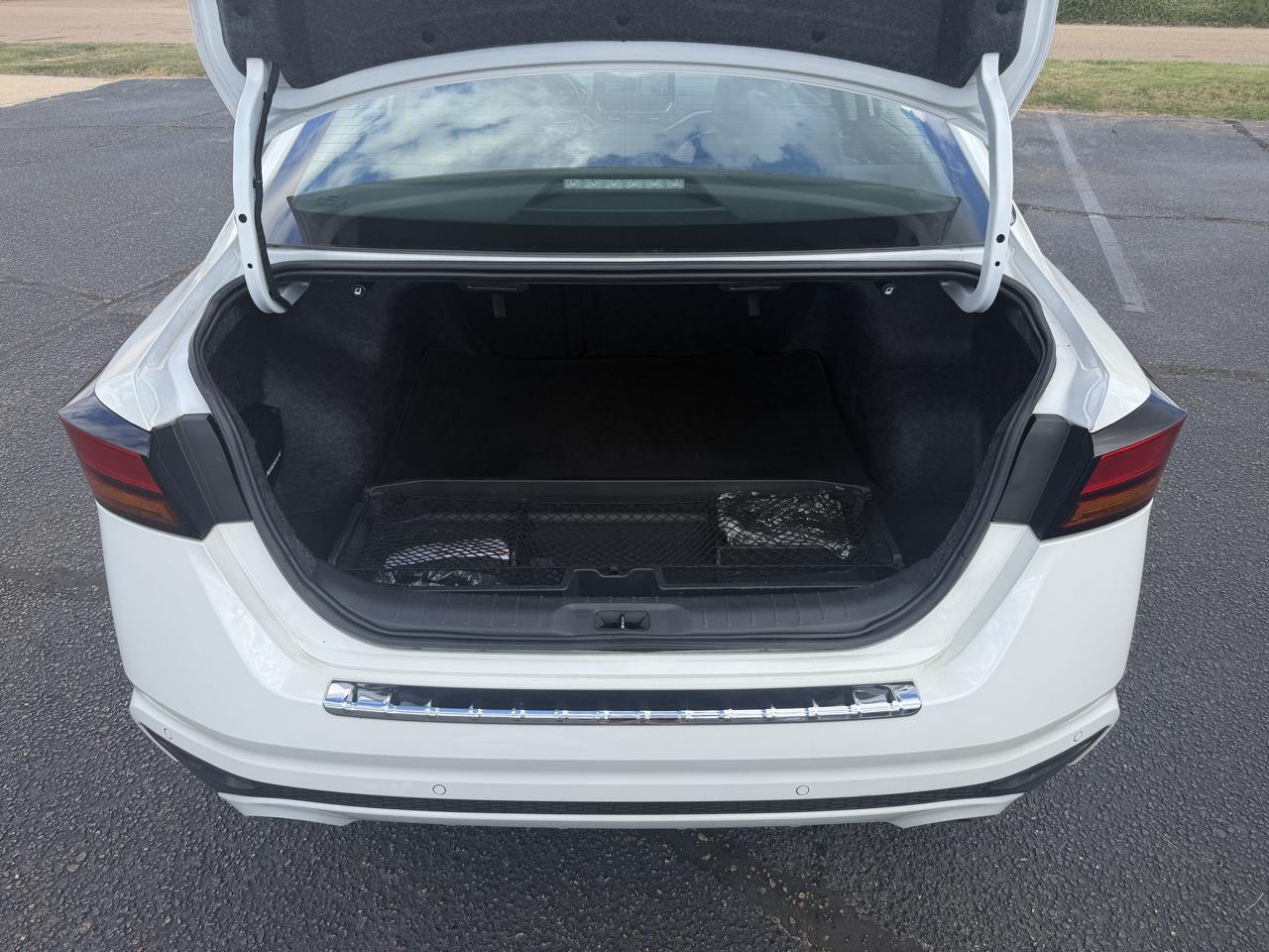 Nissan Altima  2023