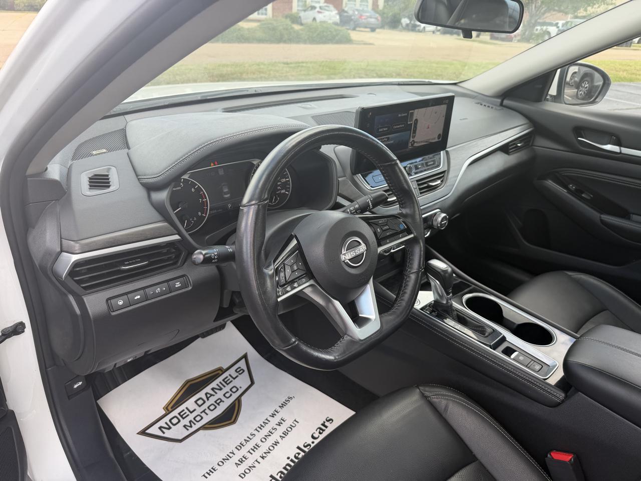 Nissan Altima  2023