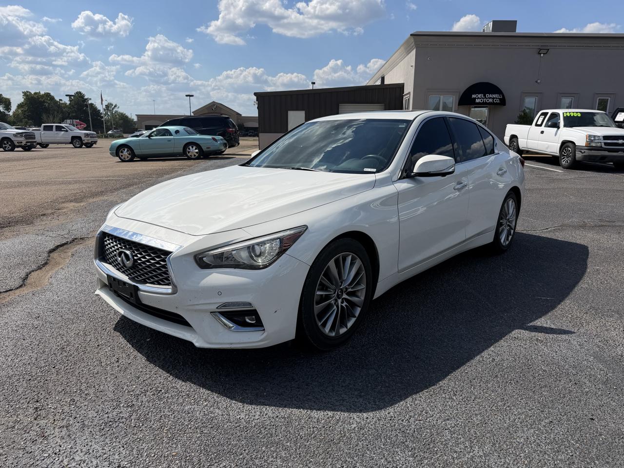 Infiniti Q50  2021