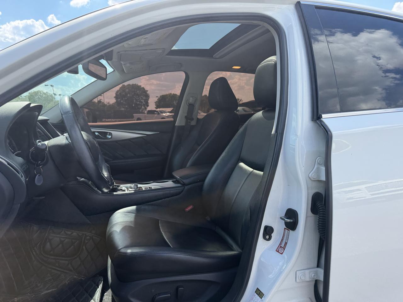 Infiniti Q50  2021
