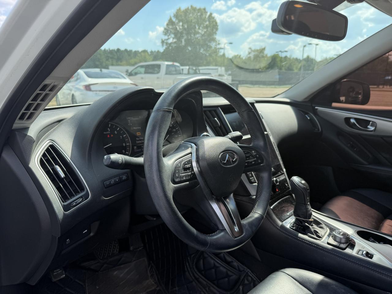Infiniti Q50  2021